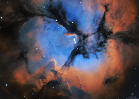 صورة نادرة من صحراء أبوظبي تكشف ولادة نجم يبعد 4100 سنة ضوئية